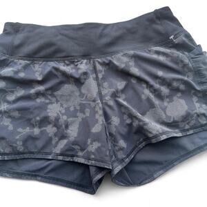 Women's Athleta grey and black‎ Small Camo Floral Shorts